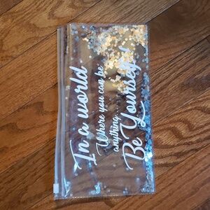 GIRLS INSPIRATIONAL PENCIL CASE GLITTERY LOOK! NEW